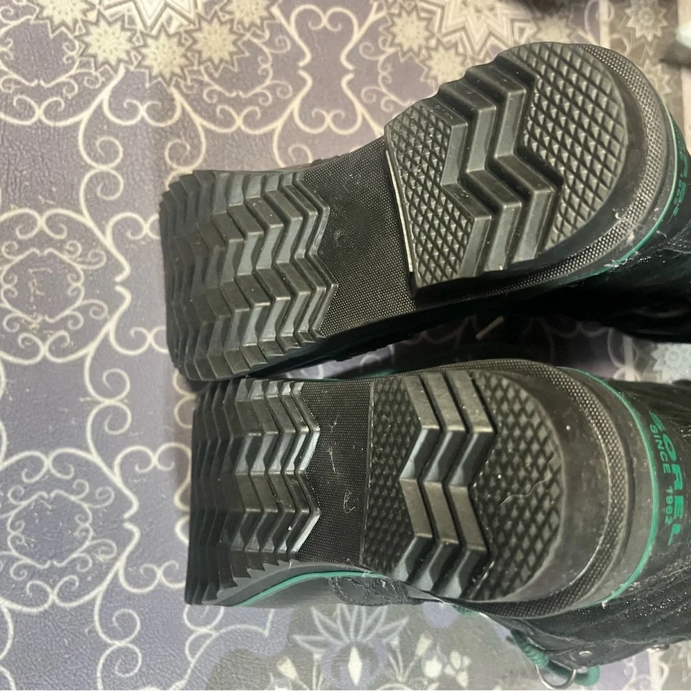Sorel boots‎